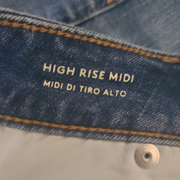 Universal Thread High Rise Distressed Denim Shorts - Picture 7 of 8